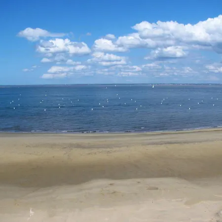 Appartement Arcachon: Studio rénové, terrasse avec vue, accès plage, parking sécurisé - FR-1-420-11 *