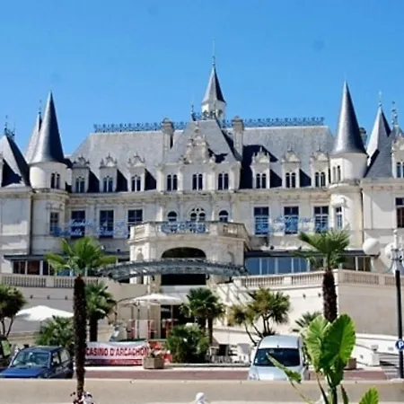 Arcachon: Renove, Terrasse Avec Vue, Acces Plage, Parking Securise - Fr-1-420-11 公寓