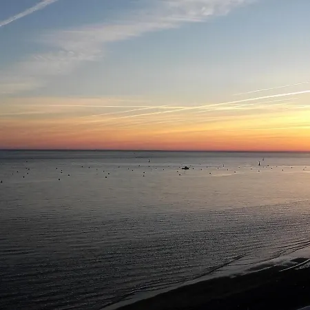 Arcachon: Renove, Terrasse Avec Vue, Acces Plage, Parking Securise - Fr-1-420-11 Апартаменты *